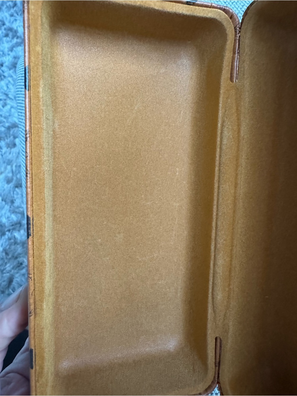 MCM Cognac hard shell sunglass case with Gold colored Plaque - Picture 7 of 7